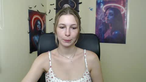 Snapshot of stranger_giirl chatting on July 9, 6:39 am Amalia online show from July 9, 6:39 am