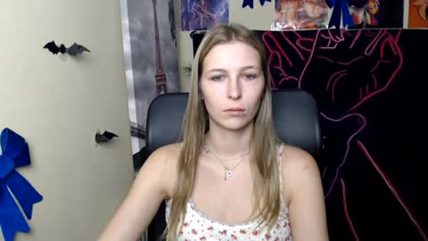 Snapshot of stranger_giirl chatting on July 18, 6:17 am Amalia online show from July 18, 6:17 am