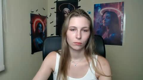 Snapshot of stranger_giirl chatting on July 28, 6:20 am Amalia online show from July 28, 6:20 am
