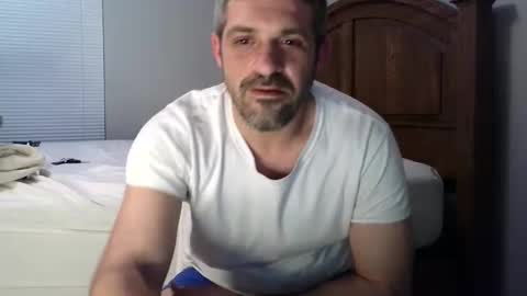 strangeratnight87 online show from April 2, 4:21 am