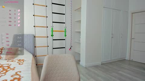 Laura online show from February 4, 8:09 am