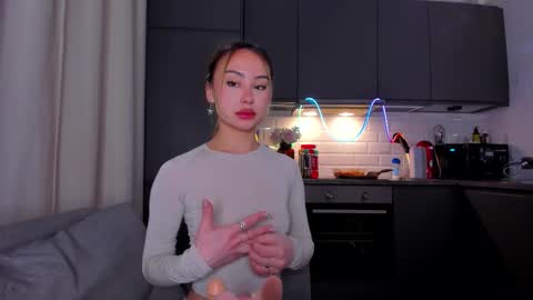 Snapshot of strawberrypie99 chatting on November 27, 1:13 pm Tati and Lola online show from November 27, 1:13 pm