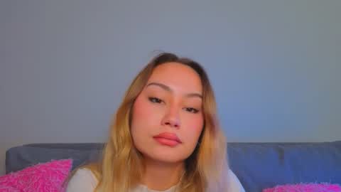 Tati and Lola online show from March 17, 10:40 am