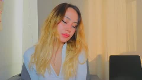 Tati and Lola online show from April 17, 11:35 am