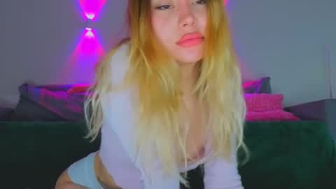 Tati and Lola online show from April 18, 5:55 am