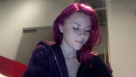 Snapshot of strawbrysugar chatting on February 6, 2:00 am Ruby Moon online show from February 6, 2:00 am