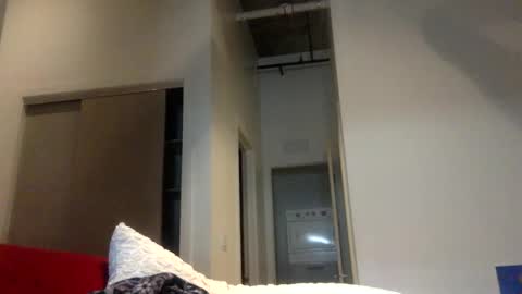 Snapshot of strawbrysugar chatting on February 6, 8:13 pm Ruby Moon online show from February 6, 8:13 pm