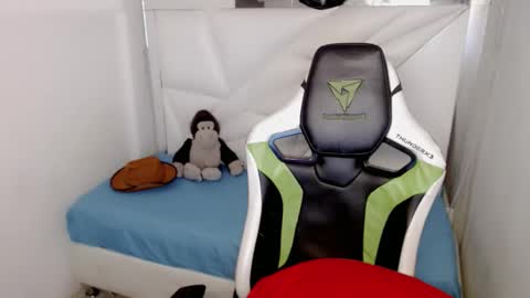 Street online show from March 6, 4:20 am