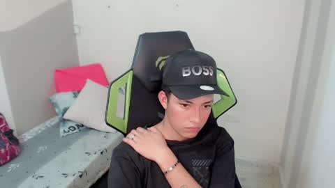 Street online show from April 7, 8:42 pm