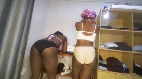 streetlioness online show from September 22, 4:09 pm