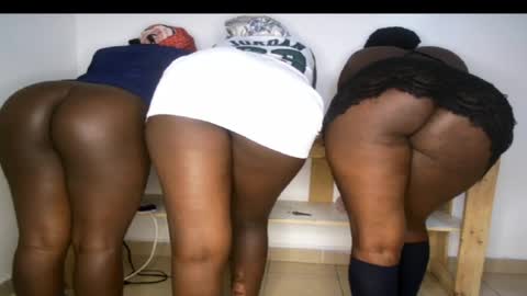 streetlioness online show from April 7, 5:02 pm