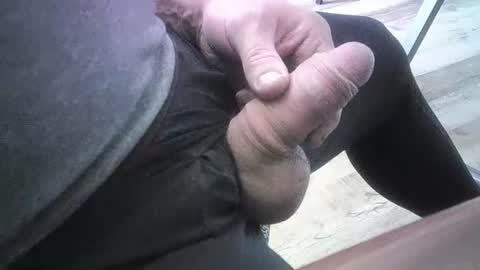 Snapshot of strokin8219621 chatting on January 22, 6:20 pm Strokin online show from January 22, 6:20 pm