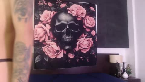   online show from April 14, 7:53 pm