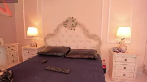   online show from April 15, 8:20 pm