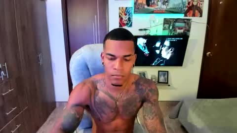 Snapshot of strong_blackboy chatting on April 26, 12:41 am strong blackboy online show from April 26, 12:41 am