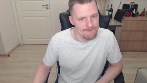 strong_guy_xxx online show from January 12, 5:56 am