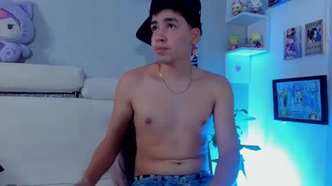 Snapshot of strong_rock69 chatting on June 11, 6:06 pm strong_rock69 online show from June 11, 6:06 pm