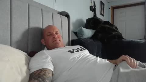 Snapshot of strongandhard073 chatting on December 5, 5:17 pm StrongAndHard online show from December 5, 5:17 pm