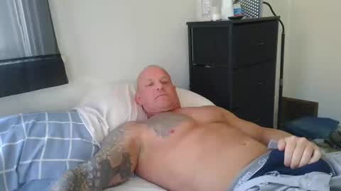 Snapshot of strongandhard073 chatting on June 12, 1:43 pm StrongAndHard online show from June 12, 1:43 pm