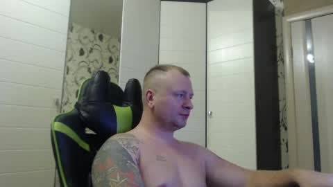 Snapshot of strongass18 chatting on December 14, 4:09 pm Alex online show from December 14, 4:09 pm