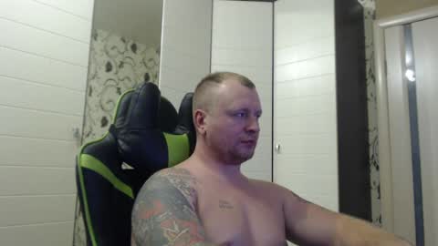 Snapshot of strongass18 chatting on December 19, 12:45 pm Alex online show from December 19, 12:45 pm