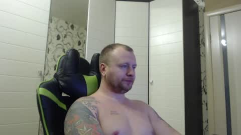 Snapshot of strongass18 chatting on December 28, 1:49 pm Alex online show from December 28, 1:49 pm