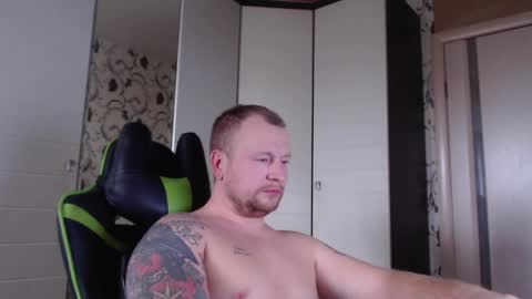 Snapshot of strongass18 chatting on December 30, 9:27 am Alex online show from December 30, 9:27 am