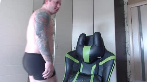 Snapshot of strongass18 chatting on February 25, 8:47 am Alex online show from February 25, 8:47 am