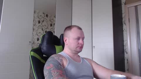 Snapshot of strongass18 chatting on March 4, 8:46 am Alex online show from March 4, 8:46 am