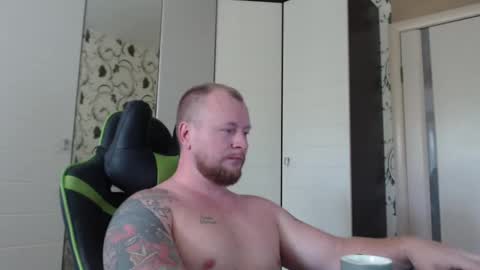 Snapshot of strongass18 chatting on September 16, 8:59 am Alex online show from September 16, 8:59 am