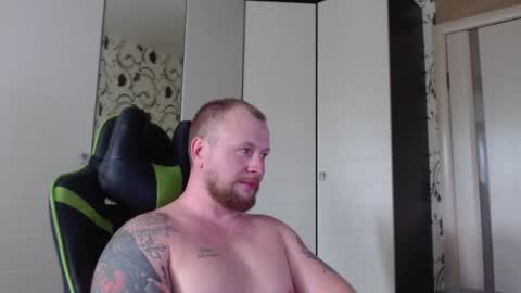 Snapshot of strongass18 chatting on September 21, 11:56 am Alex online show from September 21, 11:56 am