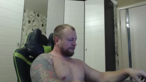 Snapshot of strongass18 chatting on September 27, 10:20 am Alex online show from September 27, 10:20 am