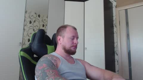 Snapshot of strongass18 chatting on September 30, 9:14 am Alex online show from September 30, 9:14 am