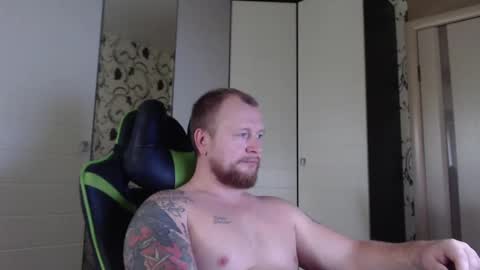 Snapshot of strongass18 chatting on October 7, 8:55 am Alex online show from October 7, 8:55 am