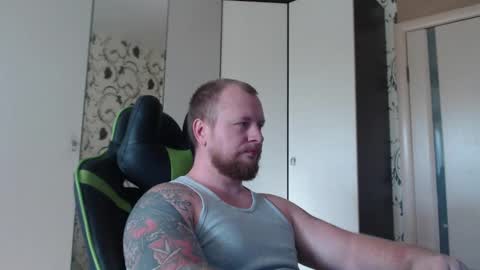 Snapshot of strongass18 chatting on October 9, 9:07 am Alex online show from October 9, 9:07 am