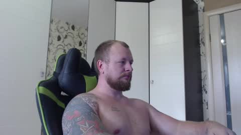 Snapshot of strongass18 chatting on October 11, 9:52 am Alex online show from October 11, 9:52 am