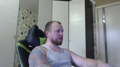 Snapshot of strongass18 chatting on October 12, 11:09 am Alex online show from October 12, 11:09 am