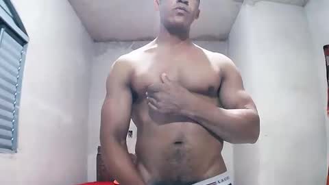 Snapshot of strongdaddyfantastic chatting on May 24, 7:41 pm strongdaddyfantastic online show from May 24, 7:41 pm