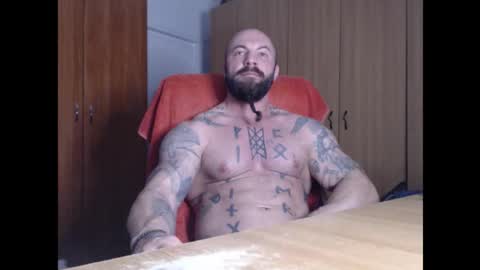 Snapshot of strongivan chatting on January 12, 5:01 am StrongIvan online show from January 12, 5:01 am