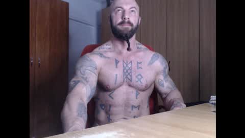 Snapshot of strongivan chatting on February 20, 5:37 am StrongIvan online show from February 20, 5:37 am