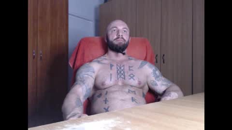 Snapshot of strongivan chatting on March 25, 7:20 pm StrongIvan online show from March 25, 7:20 pm