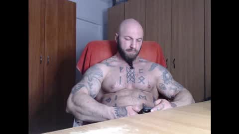 Snapshot of strongivan chatting on April 2, 6:38 pm StrongIvan online show from April 2, 6:38 pm