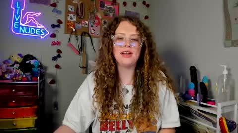 Snapshot of strwbby chatting on July 2, 3:23 am Strwbby online show from July 2, 3:23 am