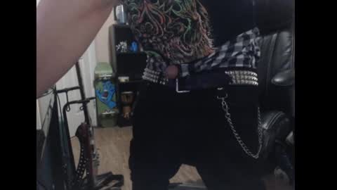 Snapshot of studbeltbro chatting on February 1, 12:18 am studbeltbro online show from February 1, 12:18 am