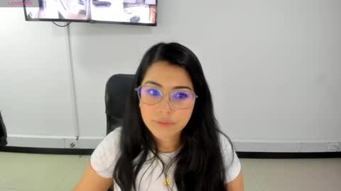 Snapshot of studcb_ chatting on October 3, 4:26 pm studcb_ online show from October 3, 4:26 pm
