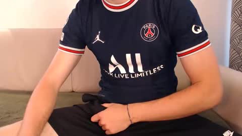 Snapshot of studfromparis chatting on June 2, 12:29 pm Stud From Paris online show from June 2, 12:29 pm