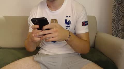Snapshot of studfromparis chatting on July 1, 7:57 pm Stud From Paris online show from July 1, 7:57 pm