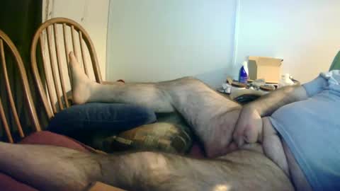 Snapshot of stugots42 chatting on December 19, 2:45 am stugots42 online show from December 19, 2:45 am