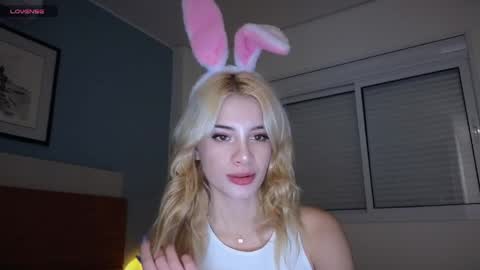 Sofa online show from March 31, 7:58 pm