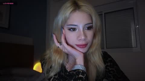 Sofa online show from April 2, 9:34 pm